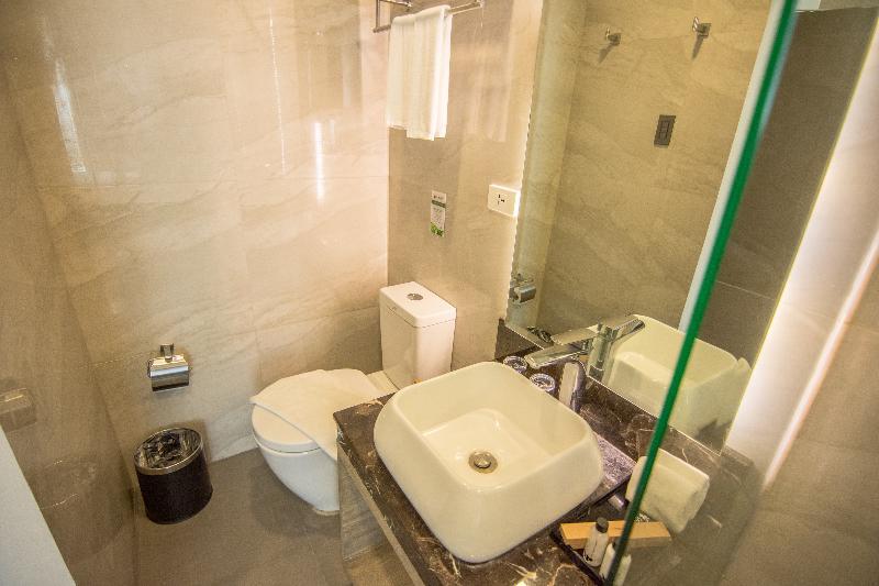 Goldberry Lite Hotel Iloilo City Εξωτερικό φωτογραφία